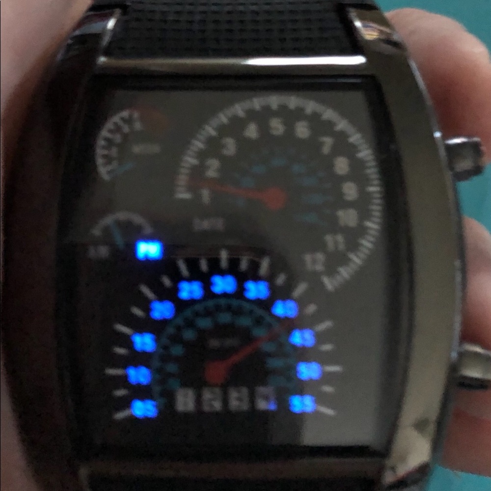 Men’s Watch - Picture 5 of 5